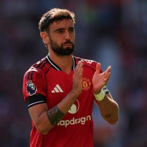 点射破门，B费自20/21赛季英超打进55球，同期中场球员中最多